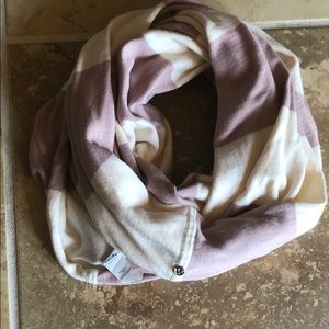 Lululemon Athetica Scarf